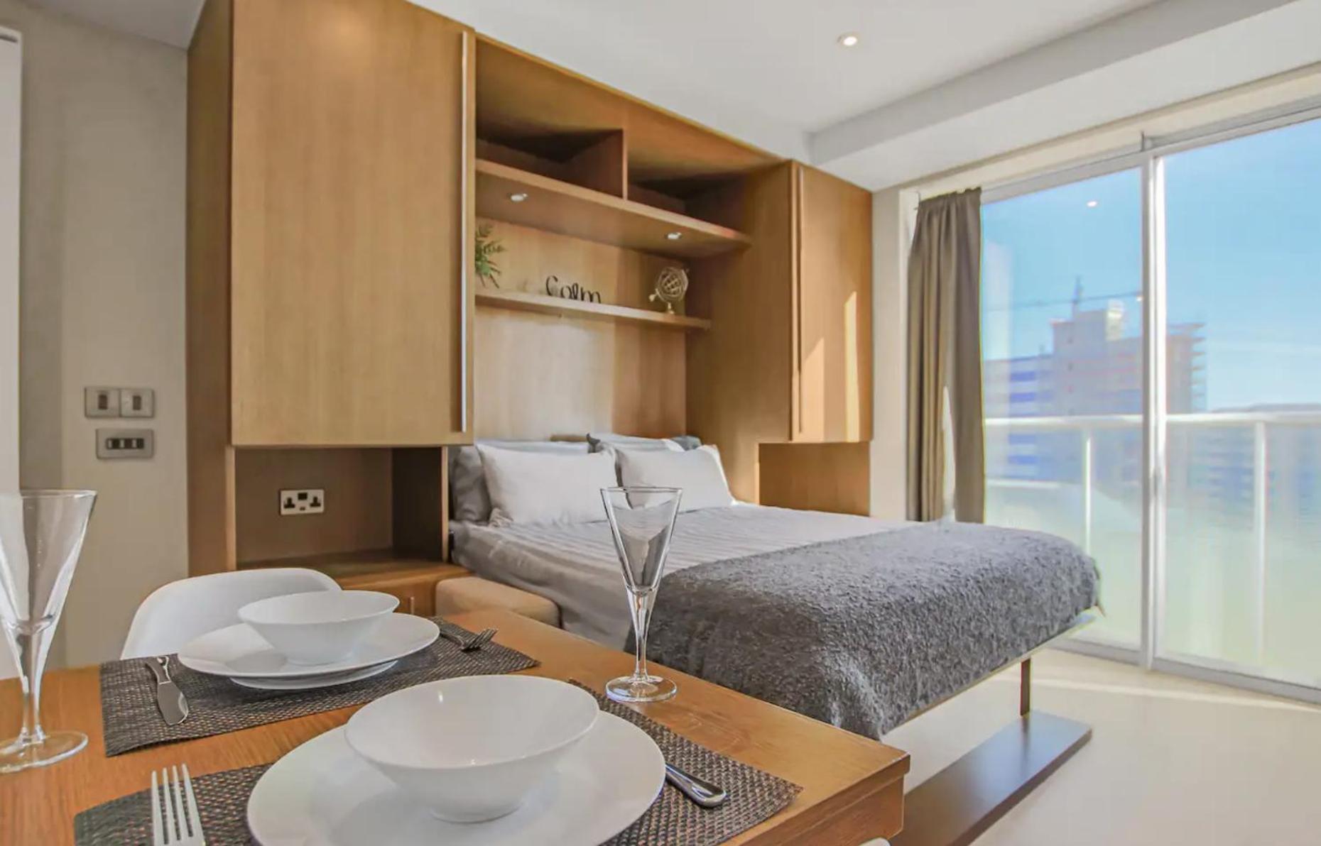 West One Studio Apartments Gibraltar Extérieur photo