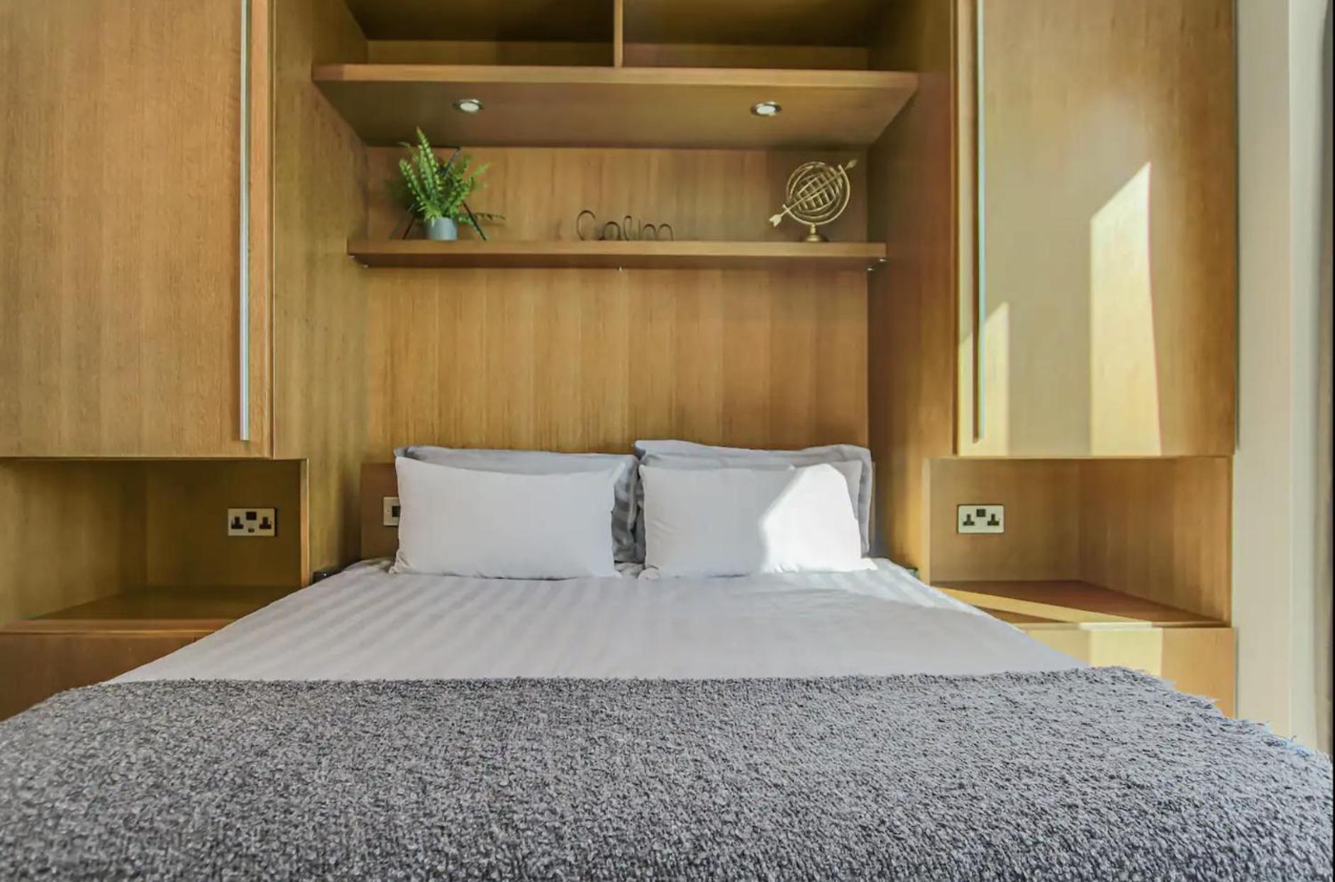 West One Studio Apartments Gibraltar Extérieur photo