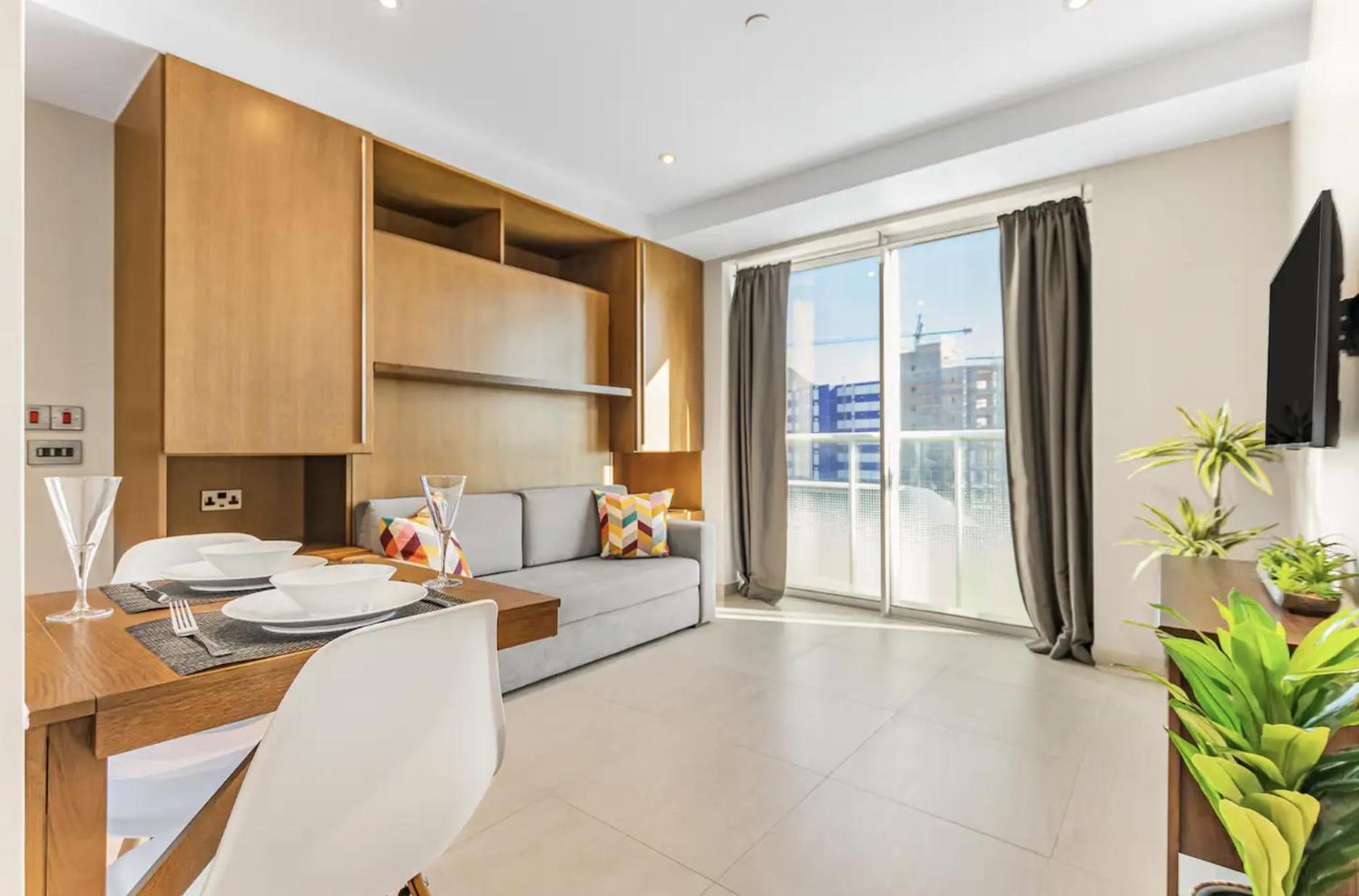 West One Studio Apartments Gibraltar Extérieur photo