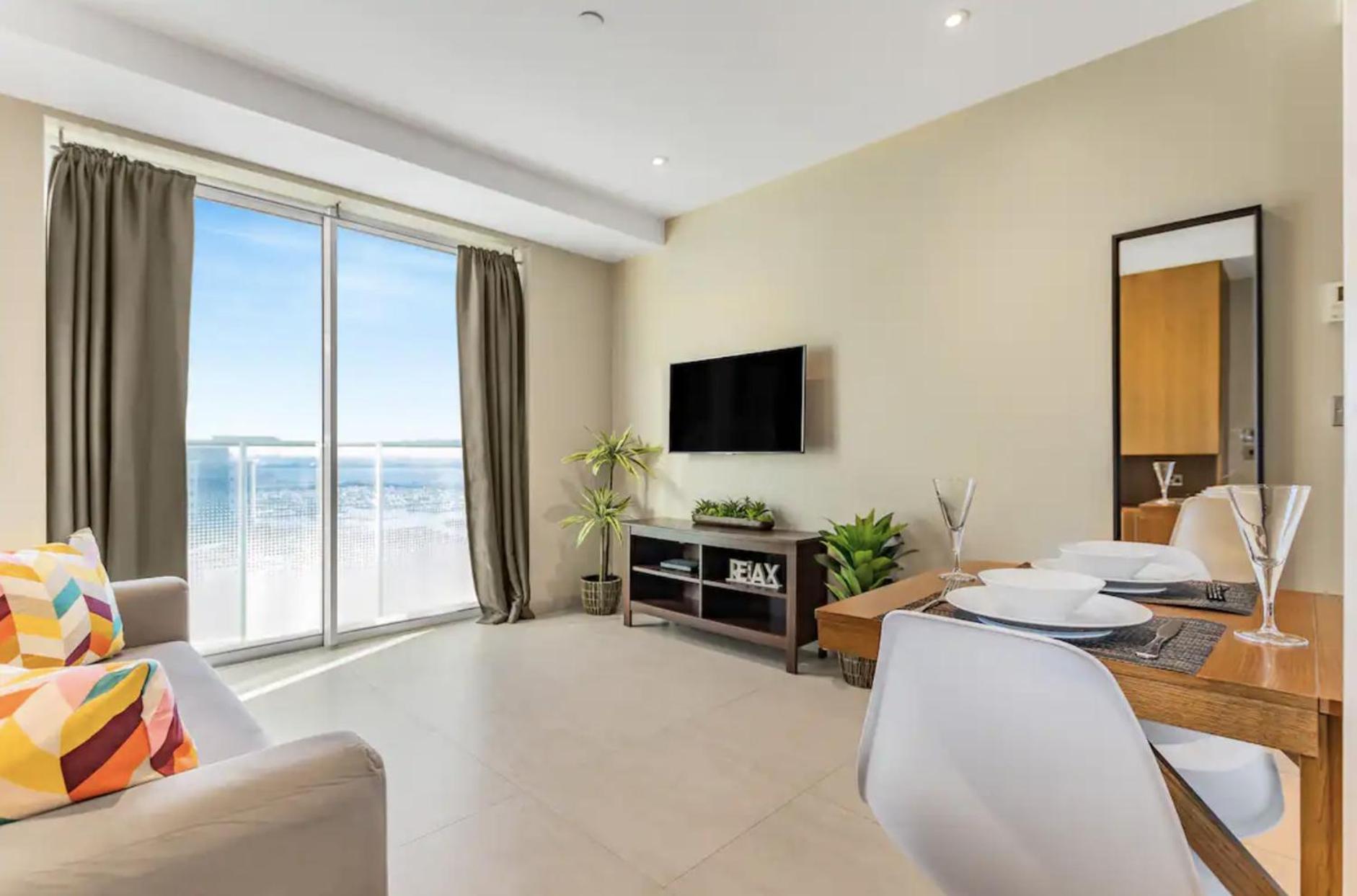 West One Studio Apartments Gibraltar Extérieur photo