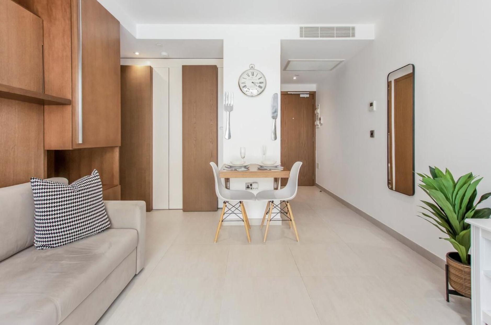 West One Studio Apartments Gibraltar Extérieur photo