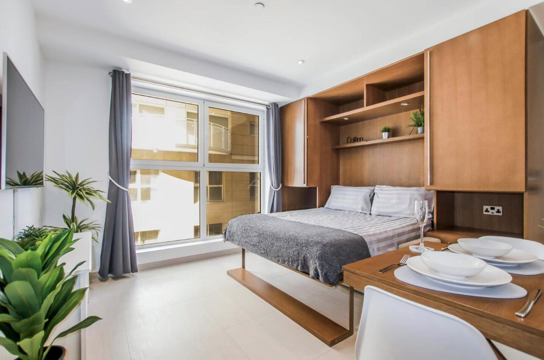 West One Studio Apartments Gibraltar Extérieur photo
