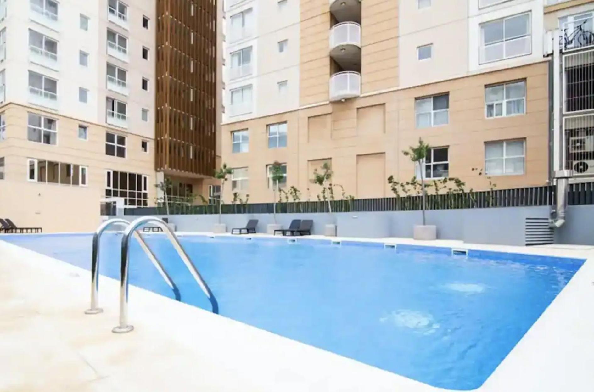 West One Studio Apartments Gibraltar Extérieur photo
