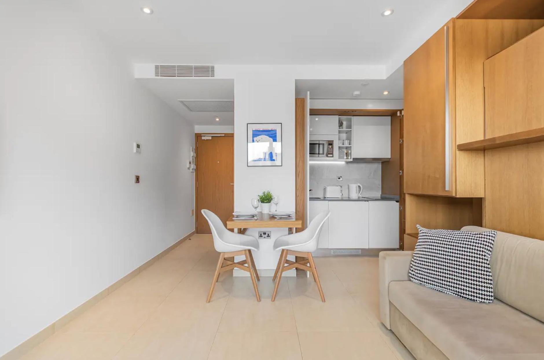 West One Studio Apartments Gibraltar Extérieur photo