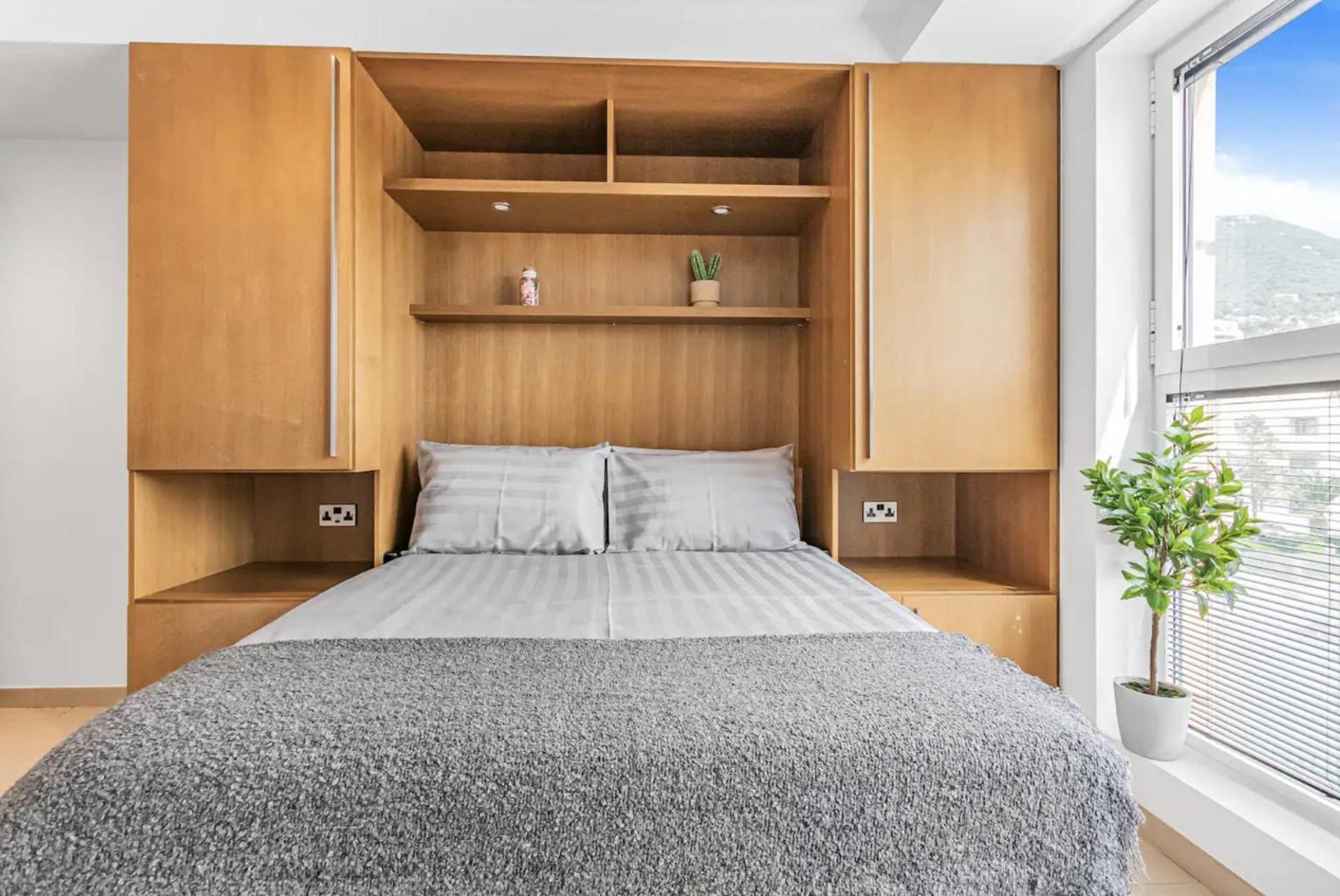 West One Studio Apartments Gibraltar Extérieur photo
