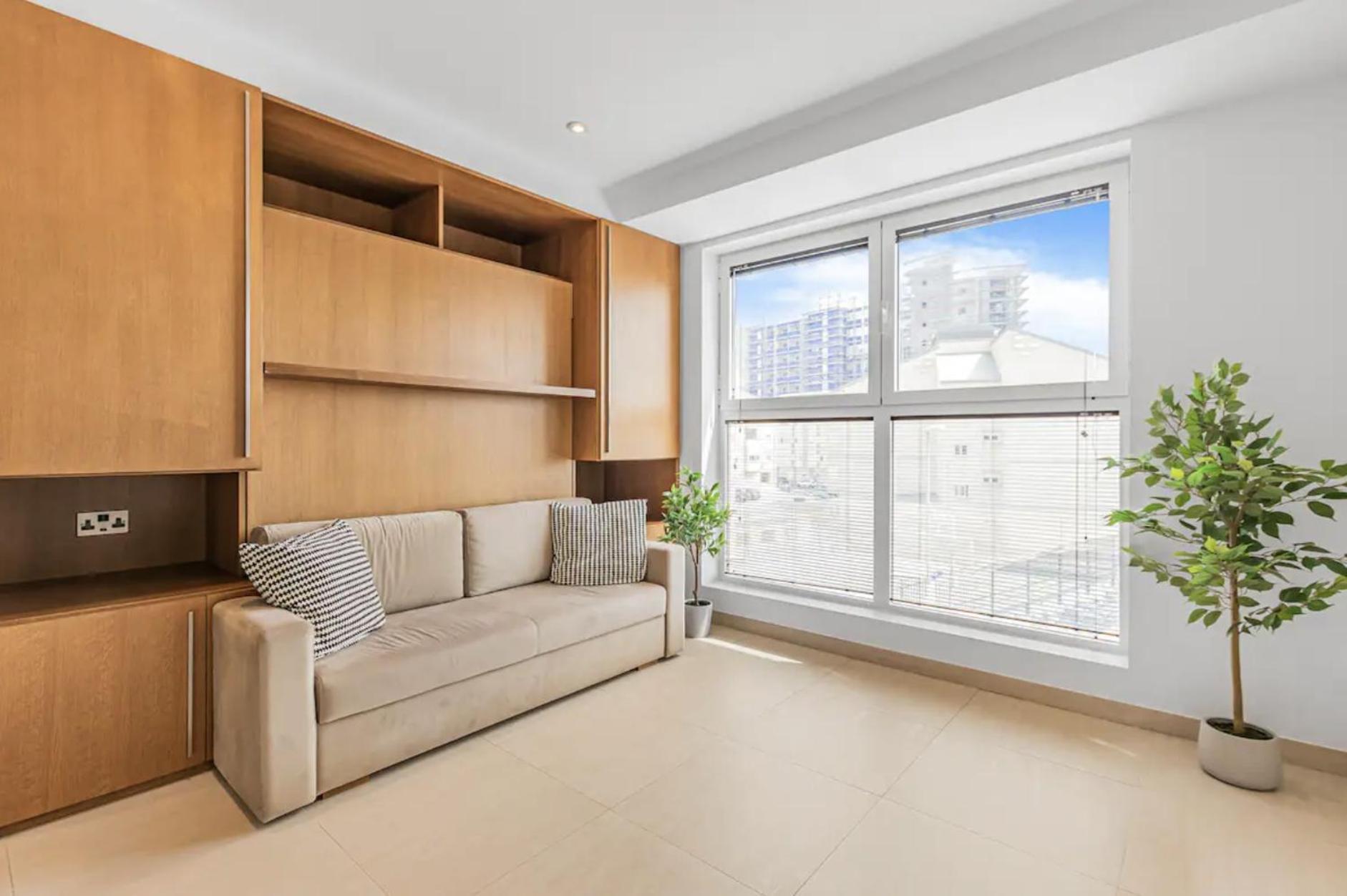 West One Studio Apartments Gibraltar Extérieur photo