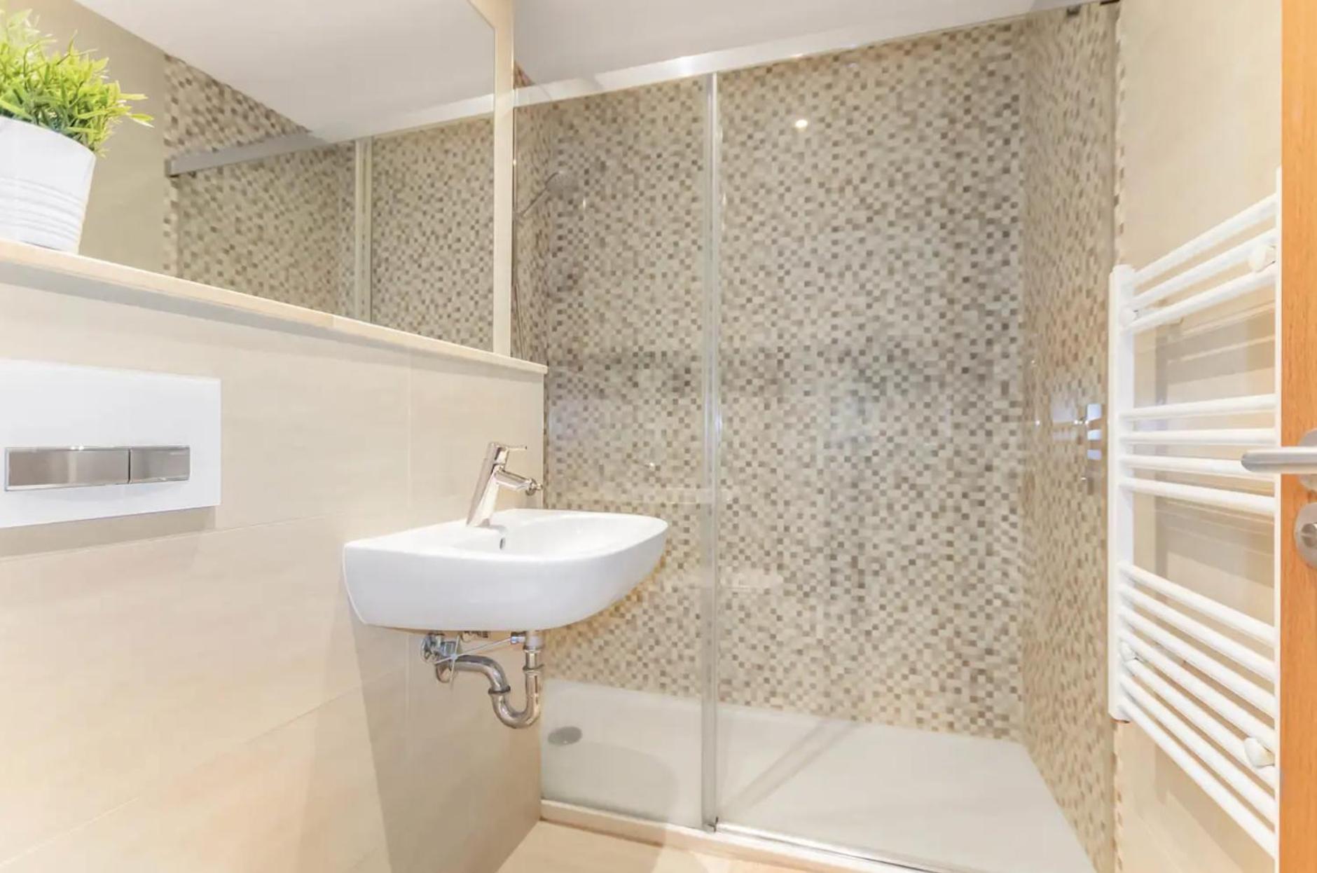 West One Studio Apartments Gibraltar Extérieur photo